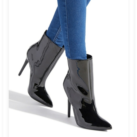 Heels - Picture 2 of 8